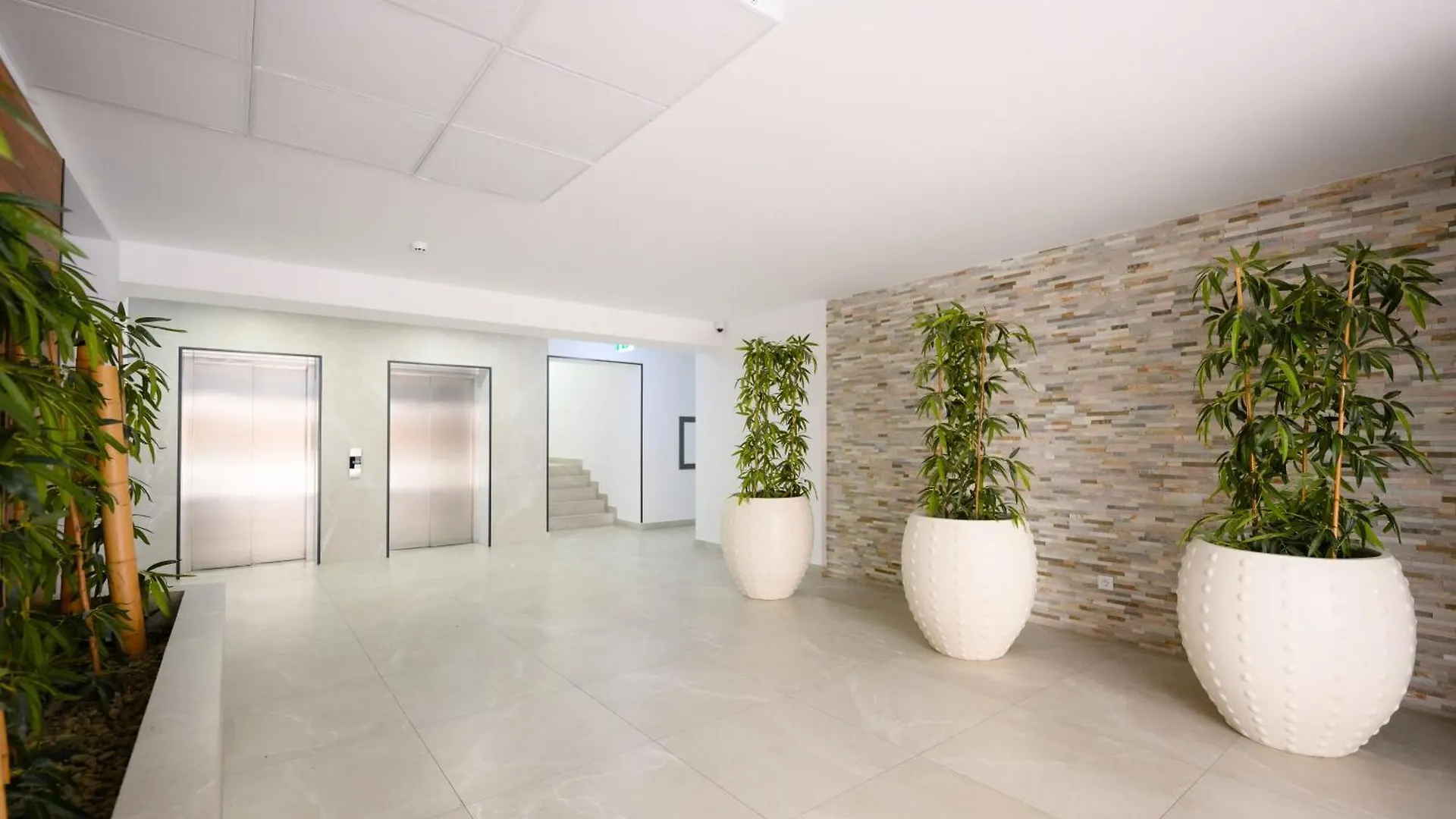 Charming Hideaway Inspired By El Profesor'S Intrigue Apartment Bucharest 0*,