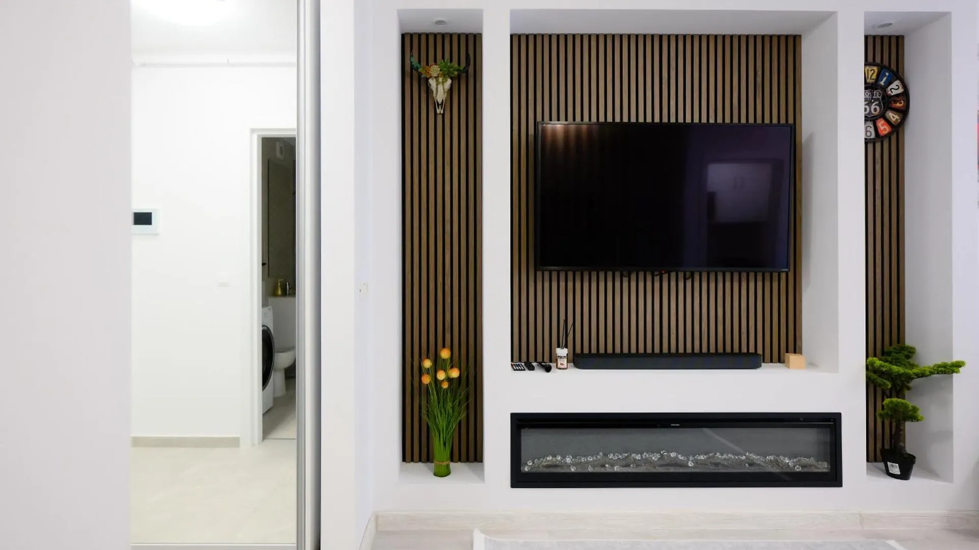 Charming Hideaway Inspired By El Profesor'S Intrigue Apartment Bucharest